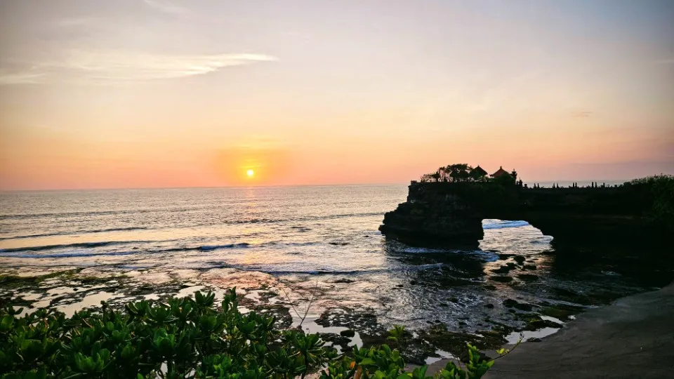 Picture 12 : Amazing Bali - Arrival in Bali and Tanah Lot