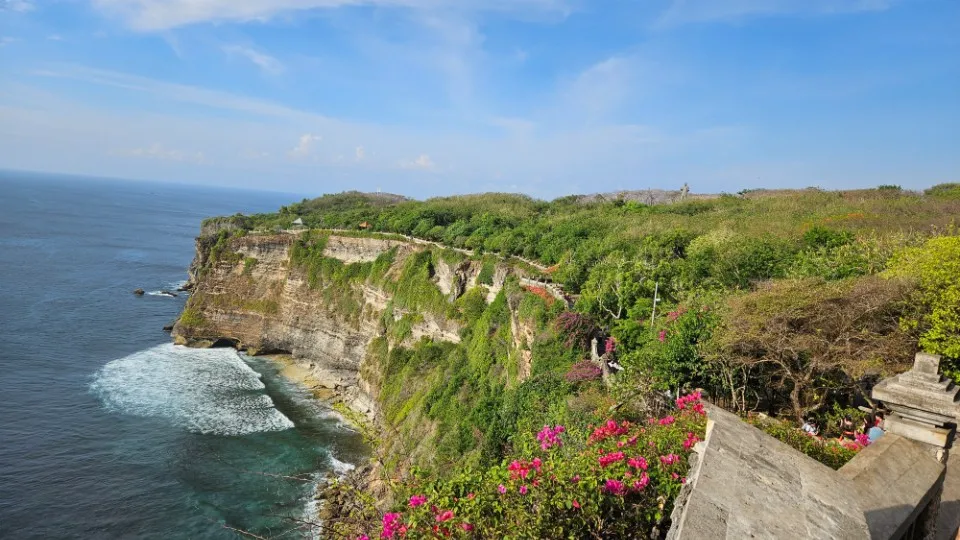 Picture 3 : Amazing Bali - GWK Cultural park and Uluwatu temple