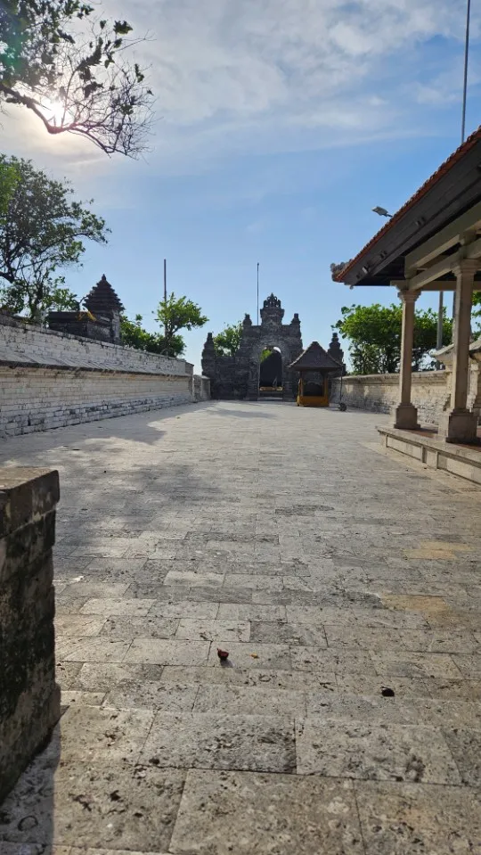 Picture 11 : Amazing Bali - GWK Cultural park and Uluwatu temple