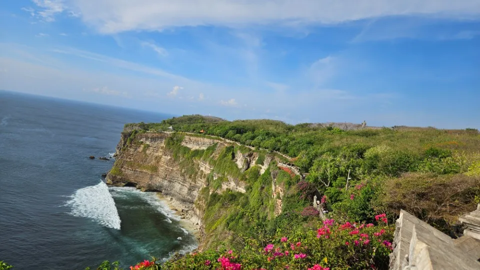 Picture 16 : Amazing Bali - GWK Cultural park and Uluwatu temple