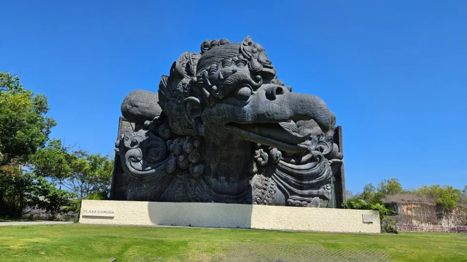 Picture 21 : Amazing Bali - GWK Cultural park and Uluwatu temple