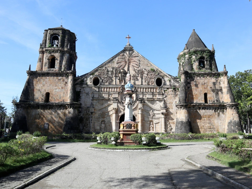 Picture 1 : 4 Days Iloilo - Island Hopping in the Philippines - Exploring Historical and Heavenly Landscapes in Iloilo