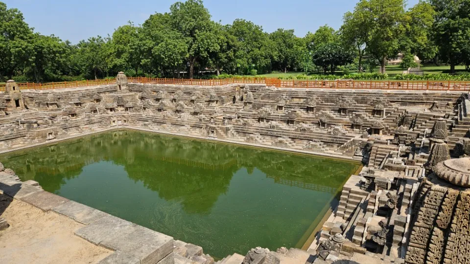 Picture 5 : Vibrant Gujarat - Modhera and Rani ki Vav