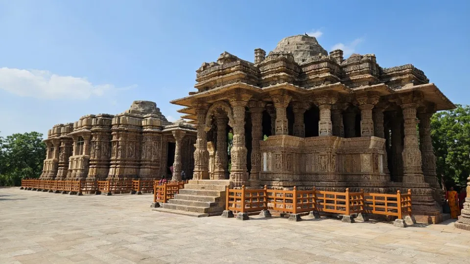 Picture 10 : Vibrant Gujarat - Modhera and Rani ki Vav