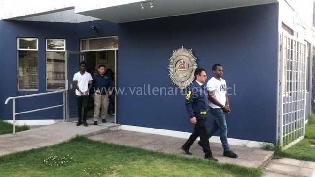 PDI TRASLADÓ HASTA SANTIAGO A EXTRANJEROS QUE FUERON EXPULSADOS