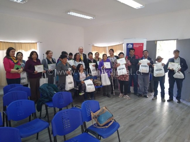 Familias de Alto del Carmen se capacitaron en eficiencia energética