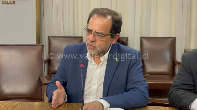 Diputado Mulet valoró eliminación de cargos por giros en Banco Estado