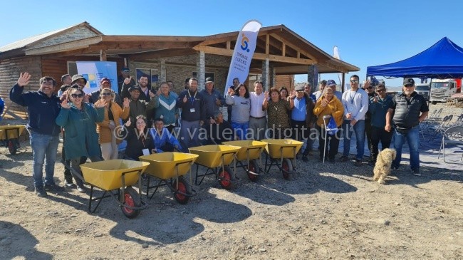 GOBIERNO REGIONAL ENTREGA EQUIPAMIENTO E INSUMOS A SINDICATO DE ALGUEROS Y ALGUERAS DE CALETA LOS POZOS EN LA COMUNA DE HUASCO• La iniciativa es impulsada por el programa de pesca, que tiene por objetivo atender las necesidades del sector pesquero artesanal y sus organizaciones.