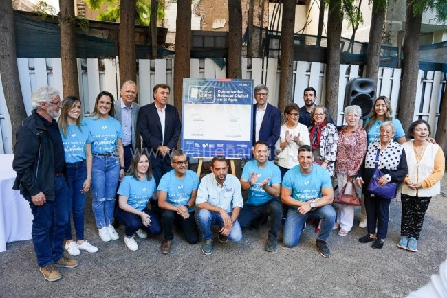 Ministerio de Agricultura y Fundación Telefónica Movistar lanzan programa de alfabetización digital en el agro para 300 agricultores