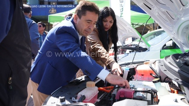 GOBERNADOR DE ATACAMA Y SEREMI DE ENERGÍA REALIZAN LANZAMIENTO DE PROGRAMA“MI TAXI ELÉCTRICO ATACAMA”