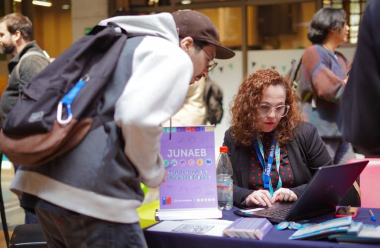 Más de 30 mil estudiantes serán beneficiados:  directora nacional de Junaeb llama a realizar el trámite de renovación de becas