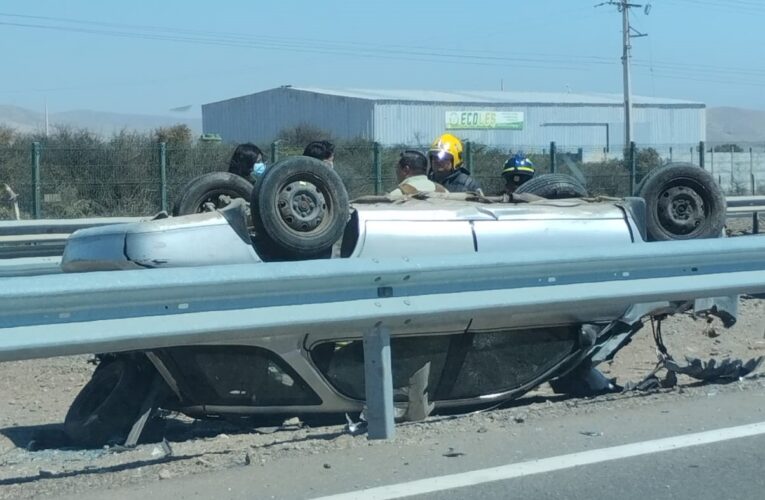 Volcamiento de vehículo menor deja una persona Fallecida en la ruta 5 Norte en Copiapó