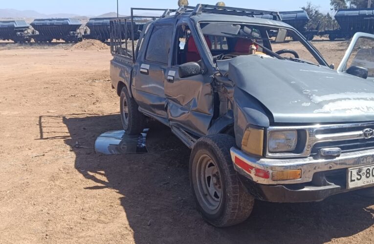 Accidente Ferroviario se produjo en el  Sector Cavancha entre un tren y una camioneta