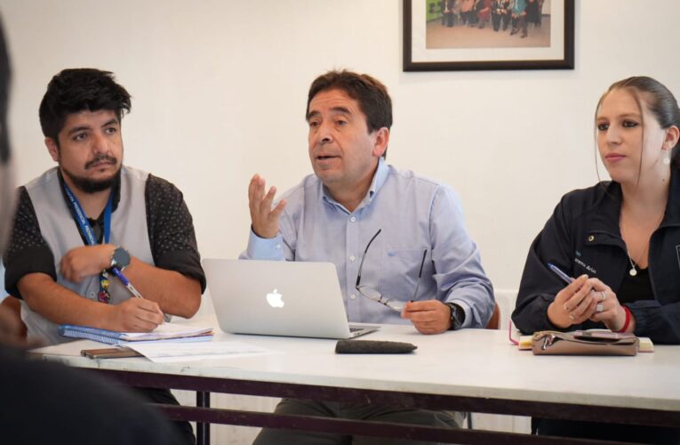 GOBERNADOR REGIONAL Y AUTORIDADES SE REÚNEN CON PESCADORES ARTESANALES DE CHAÑARAL AFECTADOS POR MAREJADAS ANORMALES