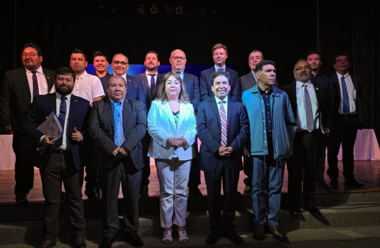 Llamado a la unidad y a retomar la lucha de la descentralización, marcó ceremonia de asunción del Gobierno Regional de Atacama
