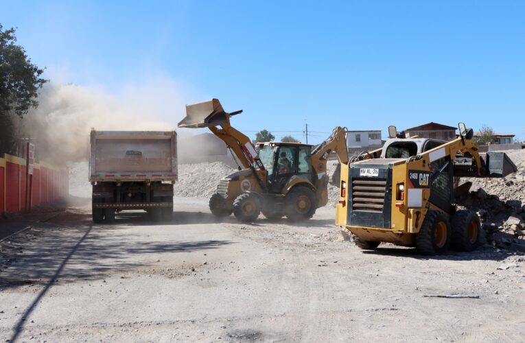 Municipio de Copiapó retiró más de 3 toneladas de escombros en las cercanías de la Escuela José Manso de Velasco