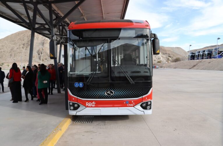 Alcalde Maglio Cicardini valoró el anuncio de la llegada de los buses eléctricos a Copiapó durante el mes de octubre