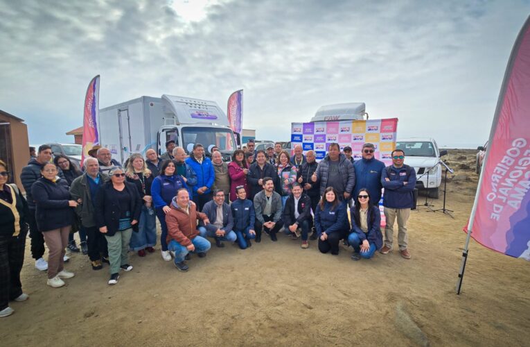 Gobierno Regional Atacama entrega camión frigorífico a sindicato de pescadores de Freirina