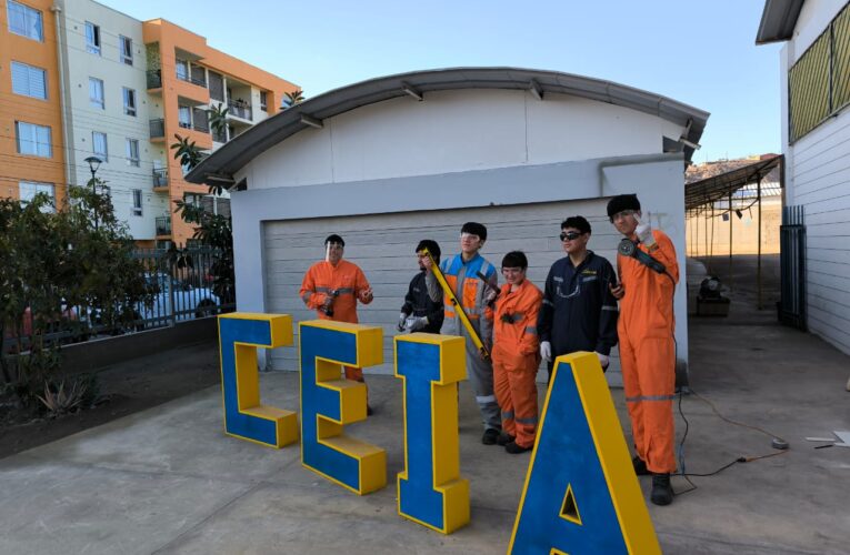 Estudiantes del CEIA Vallenar construyen su propia aula pedagógica gracias a proyecto EPJA del Mineduc