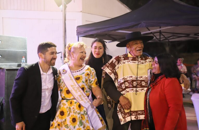 La cueca del adulto mayor se vistió de fiesta en Huasco Bajo