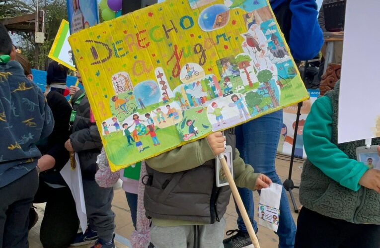 DIRECTOR REGIONAL DEL SERVICIO DE PROTECCIÓN REFUERZA ENFOQUE DE DERECHOS EN CONMEMORACIÓN REALIZADA EN CALDERA POR RATIFICACIÓN DE LA CONVENCIÓN DE LA NIÑEZ