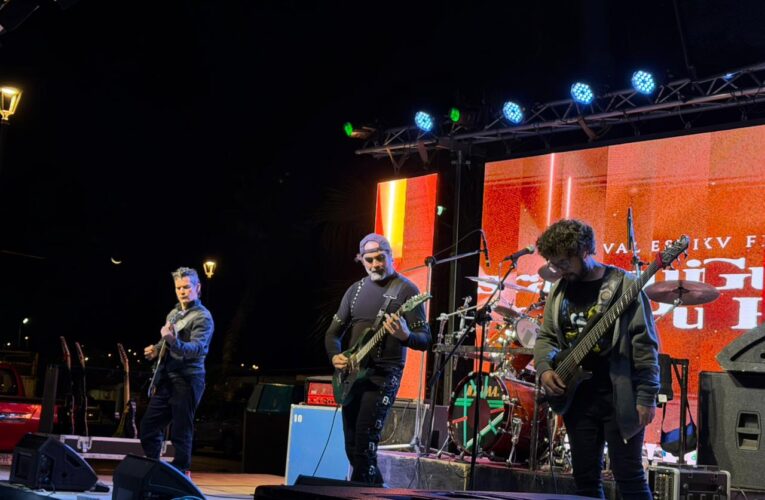 Con el rugido del metal y con una gran convocatoria en el Puerto de Caldera cierra su XV versión el Festival Guitarras al Puerto