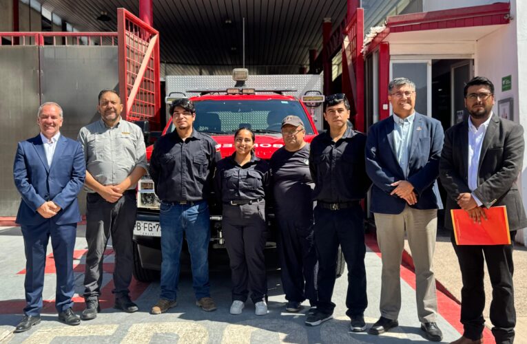 Kinross y Corproa entregaron donación a la Quinta Compañía de Bomberos de Paipote