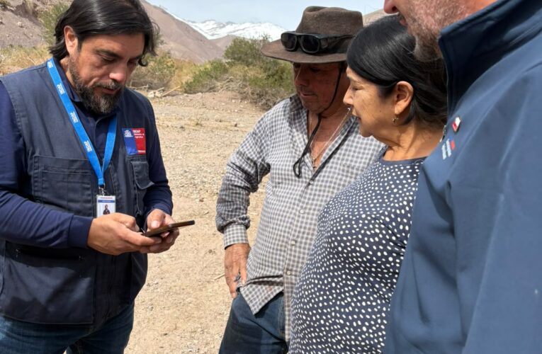 Seremi de agricultura entrega recomendaciones a agricultores de la cordillera