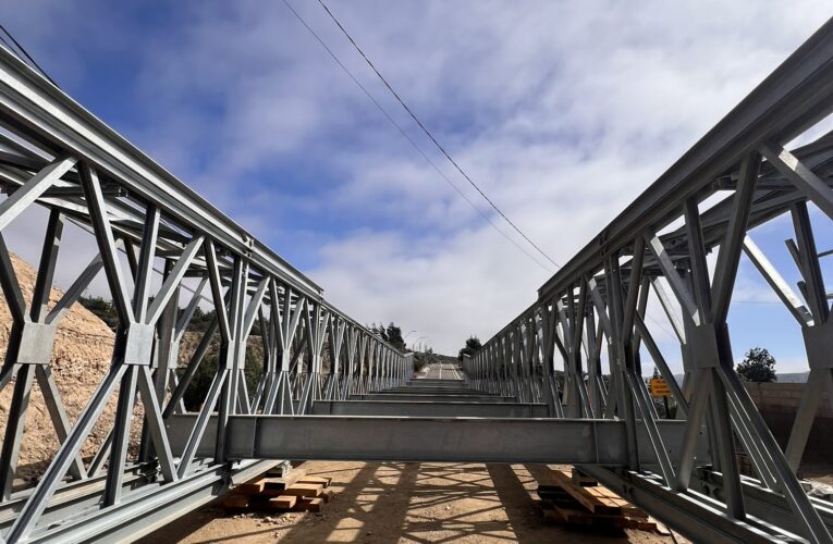 MOP inicia instalación de puente mecano en Quebrada Alarcón y avanza en obras para segunda estructura en Los Loros