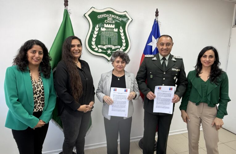Gendarmería y Senda fortalecen alianza de colaboración para la reinserción social