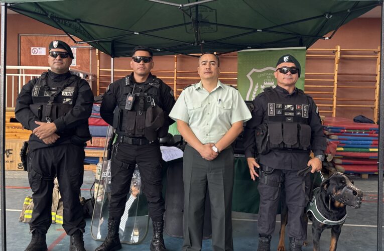 Gendarmería dio a conocer su oferta formativa en feria vocacional de Chañaral