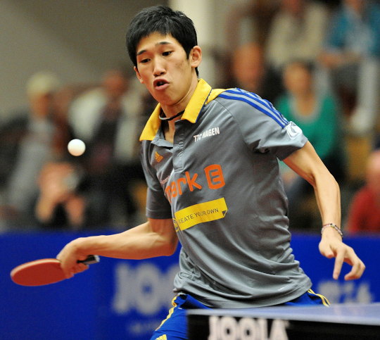Maharu Yoshimura forehand
