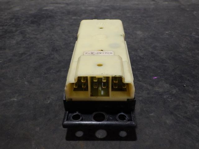 パワーウインドウスイッチ 25401-V5001 WY30 グロリア 対応 高