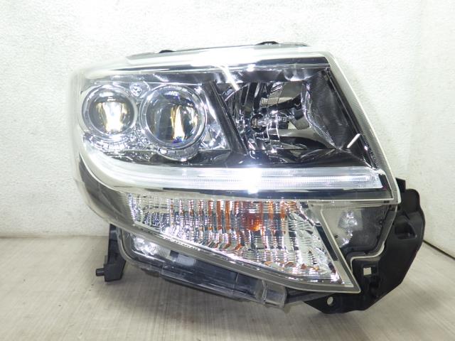 タントカスタム　右ヘッドライト　81145-B2070 右ヘッドランプASSY 81145-B2070 LA600S タント 対応 高品質中古