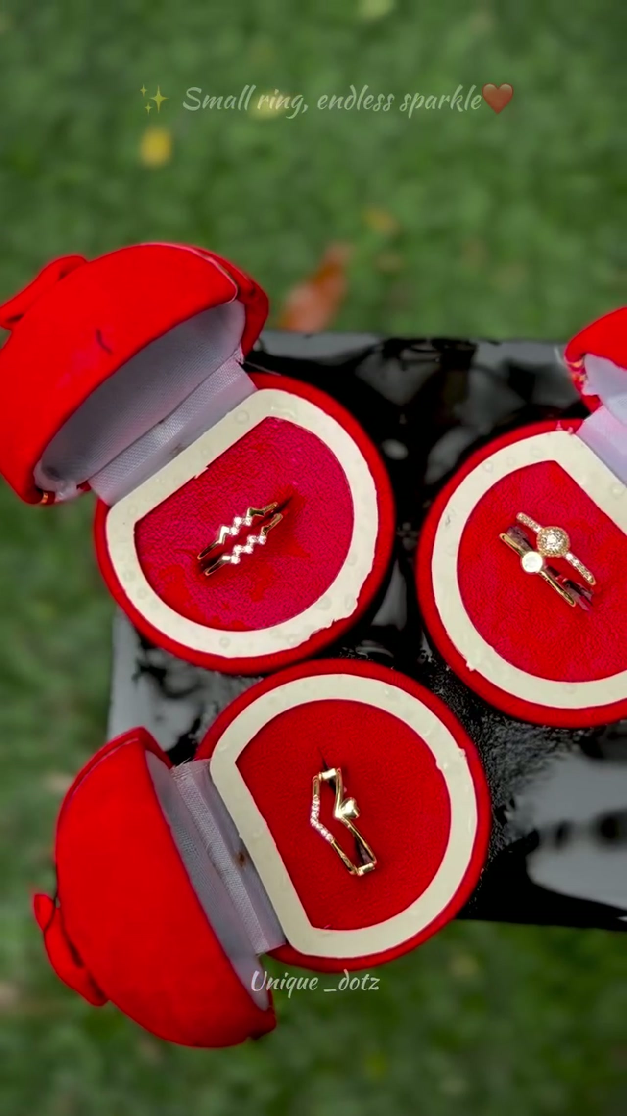 Unique Dots - Gallery 7