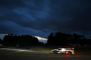 MOTORSPORT - WEC 2013 - WORLD ENDURANCE CHAMPIONSHIP 2013 -  24H DU MANS - CIRCUIT DES 24H DU MANS (FRA) - 16 TO 21/06/2013 - PHOTO : FRANCOIS FLAMAND / DPPI - 02 KRISTENSEN TOM (DNK) - DUVAL LOIC (FRA) - MCNISH ALLAN (GBR) / WEC LMP1 / AUDI R18 E-TRON Q