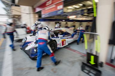 Anthony Davidson (GBR) / Sebastien Buemi (CHE) / Car #8 LMP1 Toyota Racing (JPN) Toyota TS 040 - Hybrid  - 6 Hours of Bahrain at Bahrain International Circuit (BIC) - Sakhir - Kingdom of Bahrain 