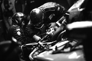 Car #4 / TEAM BYKOLLES (AUT) / CLM P1/01 - AER / Simon TRUMMER (CHE) / Pierre KAFFER (DEU) / Tiago MONTEIRO (PRT), Mechanics - Le Mans 24 Hours at Circuit Des 24 Heures - Le Mans - France 
