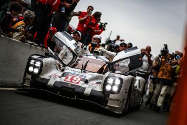 Car #19 / PORSCHE TEAM (DEU) / PORSCHE 919 HYBRID Hybrid / Nico HÜLKENBERG (DEU) / Earl BAMBER (NZL) / Nick TANDY (GBR) - Le Mans 24 Hours at Circuit Des 24 Heures - Le Mans - France