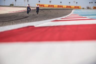 Car #1 / TOYOTA RACING (JPN) / Toyota TS040 - Hybrid / Sebastien Buemi (CHE) Track Walk - 6 Hours of Bahrain at Bahrain International Circuit - Sakhir - BahrainTrack Walk - 6 Hours of Bahrain at Bahrain International Circuit - Sakhir - Bahrain 6 Hours of 