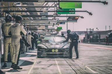 CAR #98 / ASTON MARTIN RACING / GBR / Aston Martin V8 Vantage - WEC 6 Hours of Bahrain - Bahrain International Circuit - Sakhir - Bahrain 