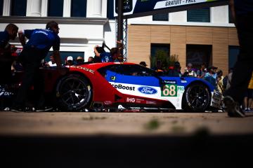 #68 FORD CHIP GANASSI TEAM UK / USA / Ford GT - Le Mans 24 Hour - Place de la R