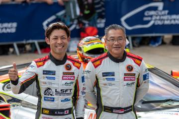 Scrutineering - Group photo - #61 CLEARWATER RACING / SGP / Ferrari 488 GTE / Weng Sun Mok (MYS) / Keita Sawa (JPN) -24 hours of Le Mans  - Circuit de la Sarthe - Le Mans - France - 