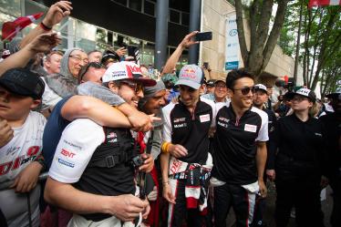 Parade - #8 TOYOTA GAZOO RACING / JPN / Toyota TS050 - Hybrid - Hybrid / Sebastien Buemi (CHE) / Fernando Alonso (ESP) / Kazuki Nakajima (JPN) - 24 hours of Le Mans - Circuit de la Sarthe - Le Mans - France -