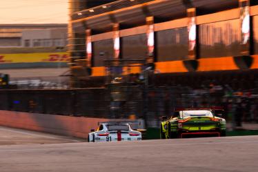 #97 ASTON MARTIN RACING / GBR / Aston Martin Vantage AMR -#91 PORSCHE GT TEAM / DEU / Porsche 911 RSR - - 4 Hours of Shanghai - Shanghai International Circuit - Shanghai - China