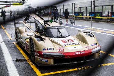 38 RASMUSSEN Oliver (dnk), HANSON Philip (gbr), BUTTON Jenson (gbr), Hertz Team Jota, Porsche 963 #38, Hypercar, ambiance during the 2024 TotalEnergies 6 Hours of Spa-Francorchamps, 3rd round of the 2024 FIA World Endurance Championship, from May 8 to 11, 2024 on the Circuit de Spa-Francorchamps in Stavelot, Belgium - Photo Julien Delfosse / DPPI