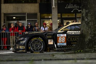 88 OLSEN Dennis (dnk), PEDERSEN Mikkel (dnk), RODA Giorgio (ita), Proton Competition, Ford Mustang GT3 #88, LM GT3, FIA WEC, ambiance during the Scrutineering of the 2024 24 Hours of Le Mans, 4th round of the 2024 FIA World Endurance Championship, on the Place de la République, from June 7 to 8, 2024 in Le Mans, France - Photo Julien Delfosse / DPPI