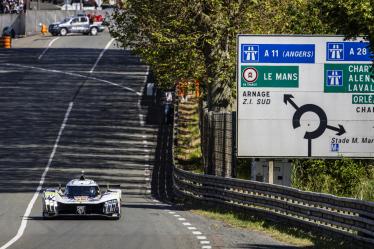 94 VANDOORNE Stoffel (bel), DUVAL Loïc (fra), DI RESTA Paul (gbr), Peugeot TotalEnergies, Peugeot 9x8 #94, Hypercar, FIA WEC, action during the Free Practice 1 - Test Day of the 2024 24 Hours of Le Mans, 4th round of the 2024 FIA World Endurance Championship, on the Circuit des 24 Heures du Mans, on June 9, 2024 in Le Mans, France - Photo Julien Delfosse / DPPI