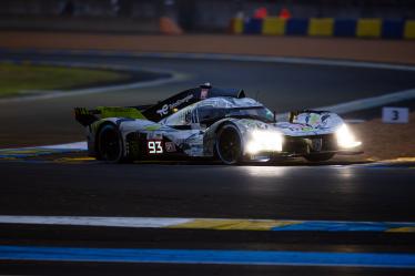 93 VERGNE Jean-Eric (fra), JENSEN Mikkel (dnk), MULLER Nico (swi), Peugeot TotalEnergies, Peugeot 9x8 #93, Hypercar, FIA WEC, action during the 2024 24 Hours of Le Mans, 4th round of the 2024 FIA World Endurance Championship, on the Circuit des 24 Heures du Mans, from June 15 to 16, 2024 in Le Mans, France - Photo Javier Jimenez / DPPI