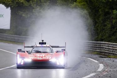 311 DERANI Luis Felipe (bra), AITKEN Jack (gbr), DRUGOVICH Felipe (bra), Whelen Cadillac Racing, Cadillac V-Series.R #311, Hypercar, action during the 2024 24 Hours of Le Mans, 4th round of the 2024 FIA World Endurance Championship, on the Circuit des 24 Heures du Mans, from June 15 to 16, 2024 in Le Mans, France - Photo Julien Delfosse / DPPI